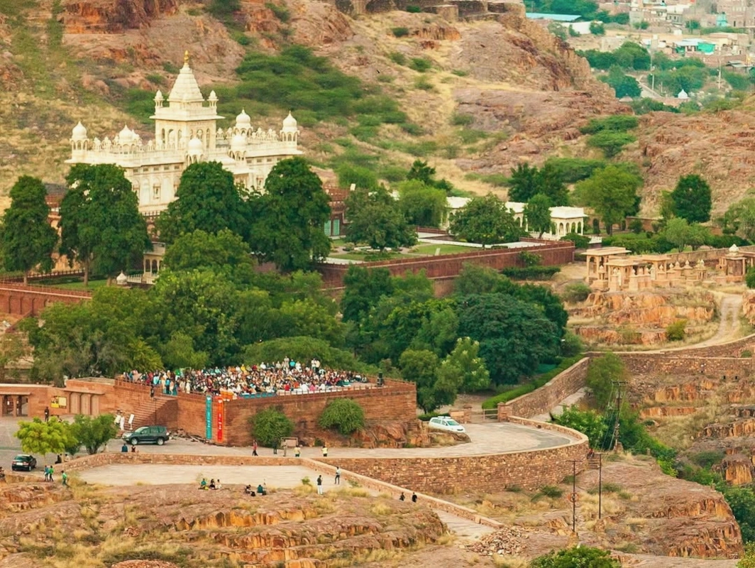 Début d’un voyage Holi à Delhi avec visite du tombeau d’Humayun, joyau du patrimoine moghol